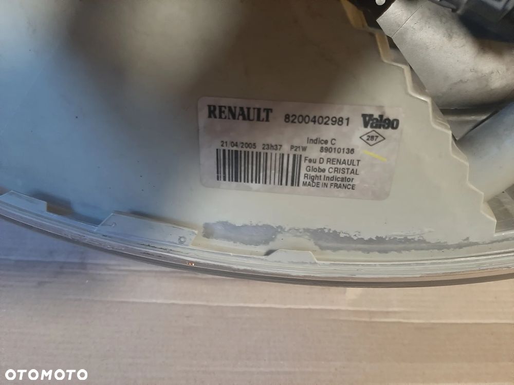 Lampa Nissan Primastar  prawy przód 07R - 3