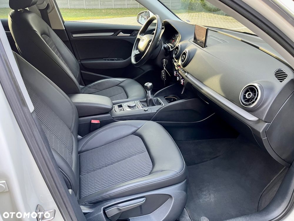 Audi A3 Sportback - 13