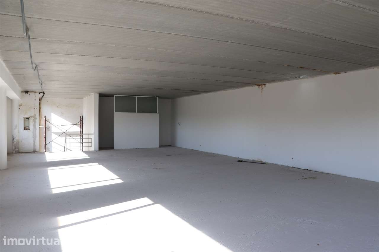 Armazém  Venda em Selho São Lourenço e Gominhães,Guimarães - Grande imagem: 4/7