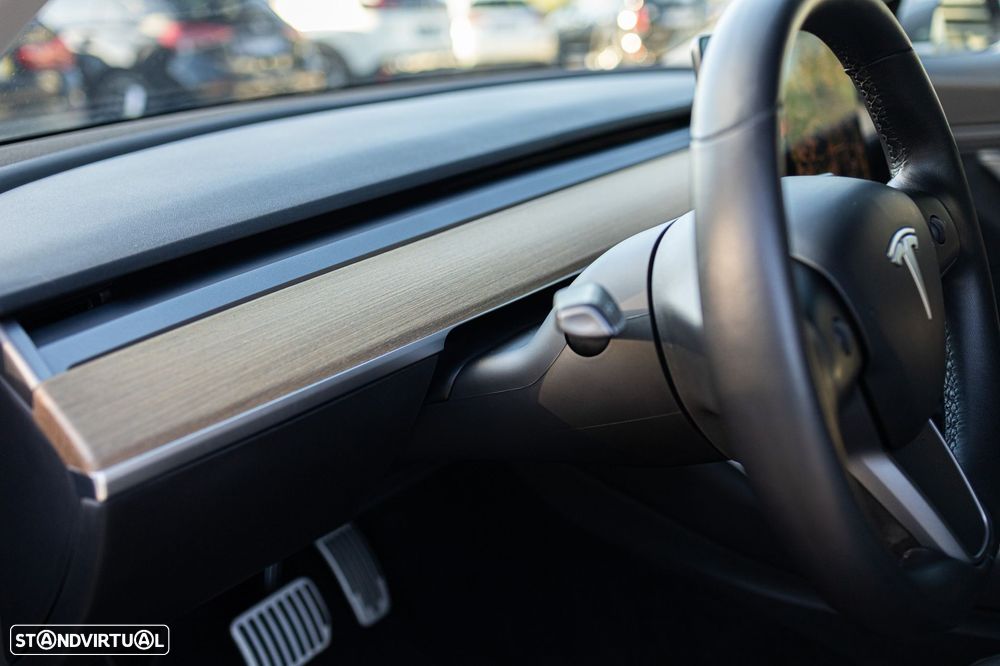 Tesla Model 3 Long-Range Dual Motor AWD - 25