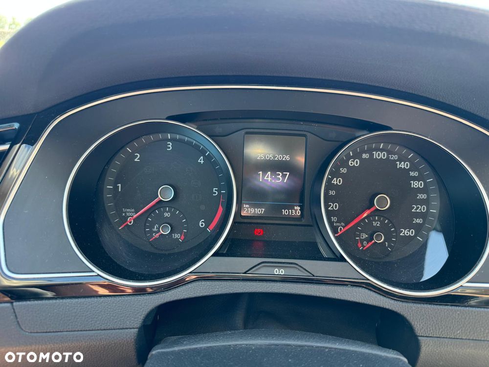 Volkswagen Passat 2.0 TDI SCR DSG Highline - 12