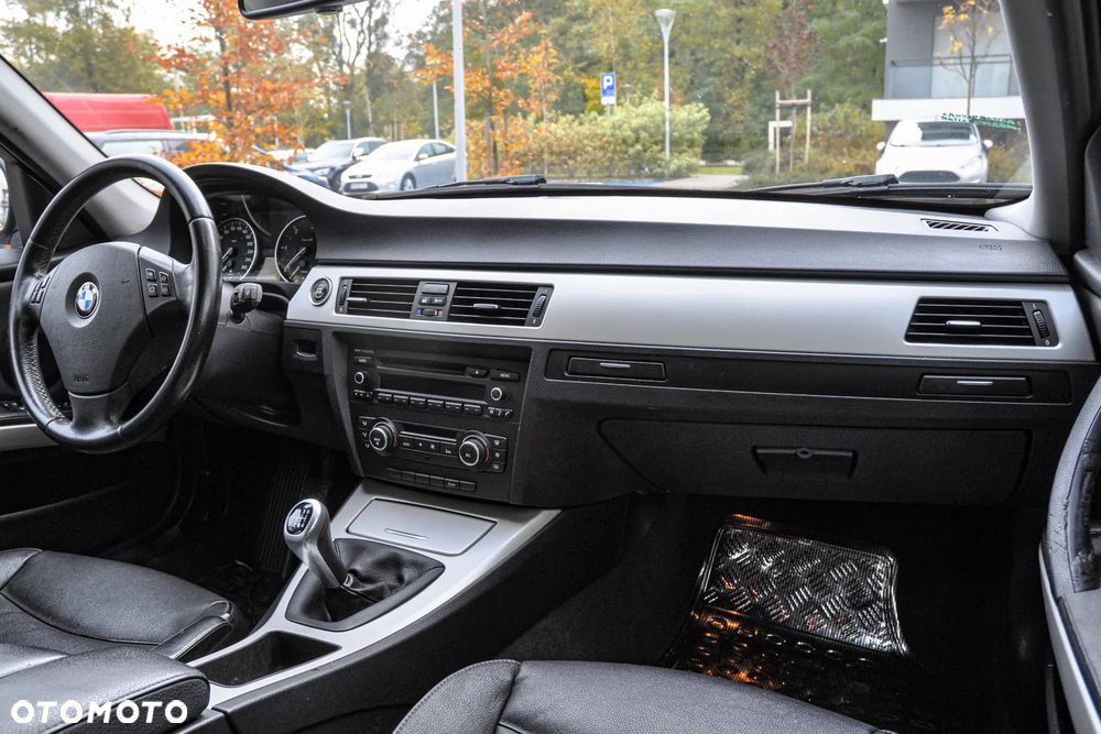 BMW Seria 3 320d - 11