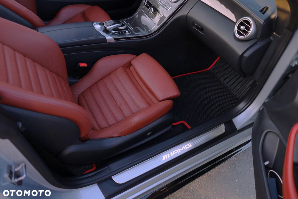 Mercedes-Benz Klasa C AMG 43 Cabrio 4Matic AMG Speedshift TCT 9G - 33