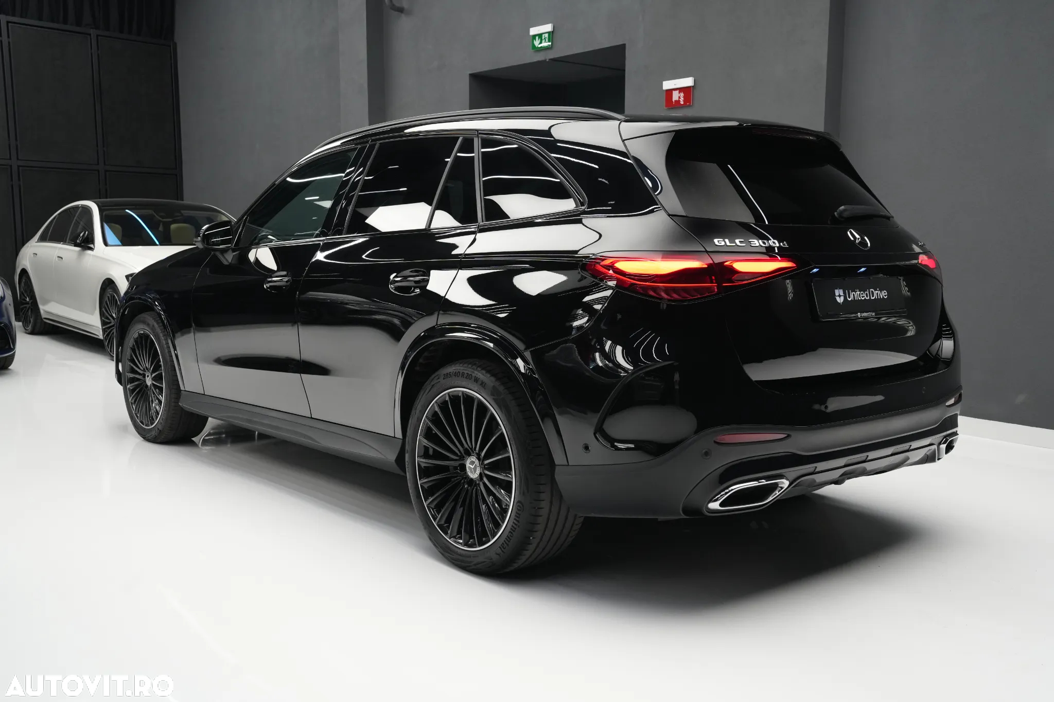 Mercedes-Benz GLC 300 d 4Matic 9G-TRONIC AMG Line Advanced - 21