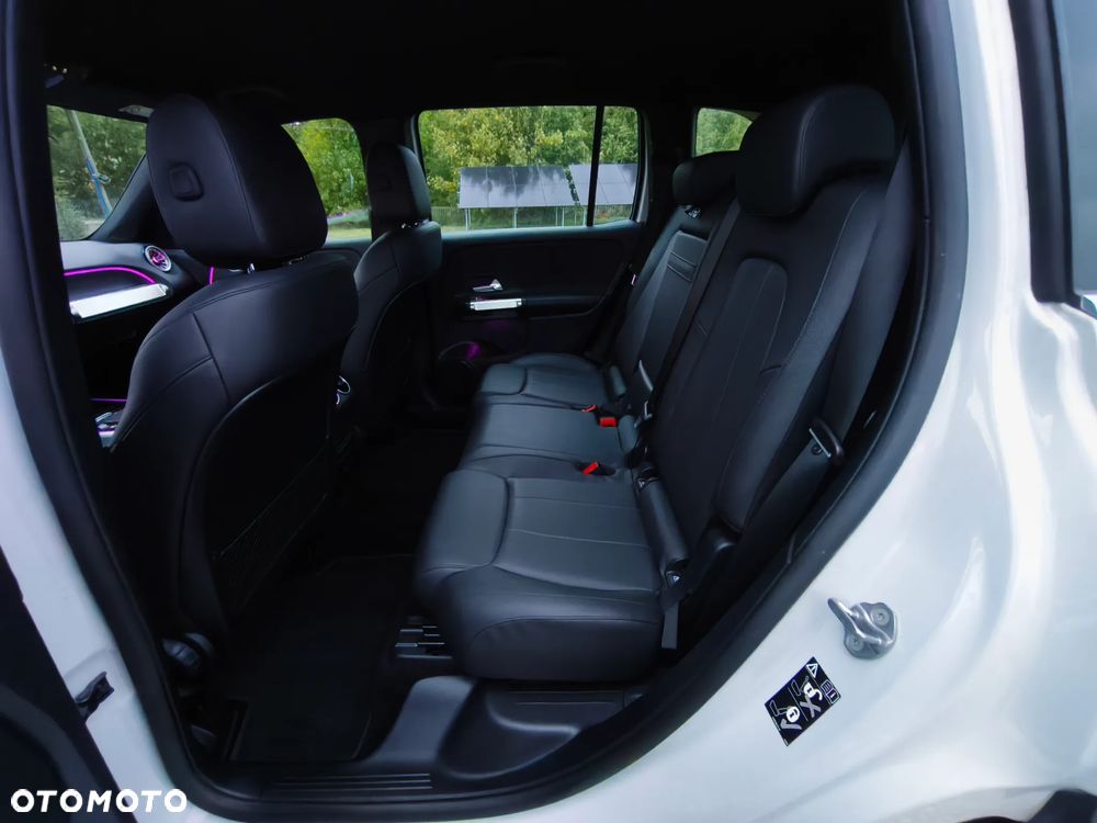 Mercedes-Benz GLB - 26