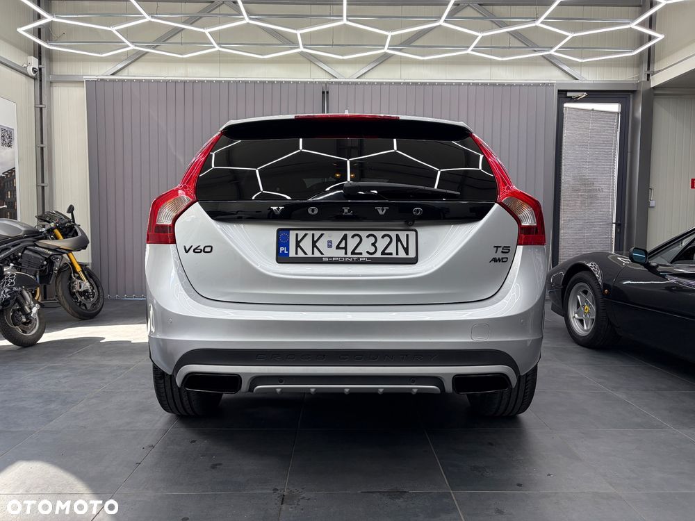 Volvo V60 Cross Country T5 AWD Geartronic - 17