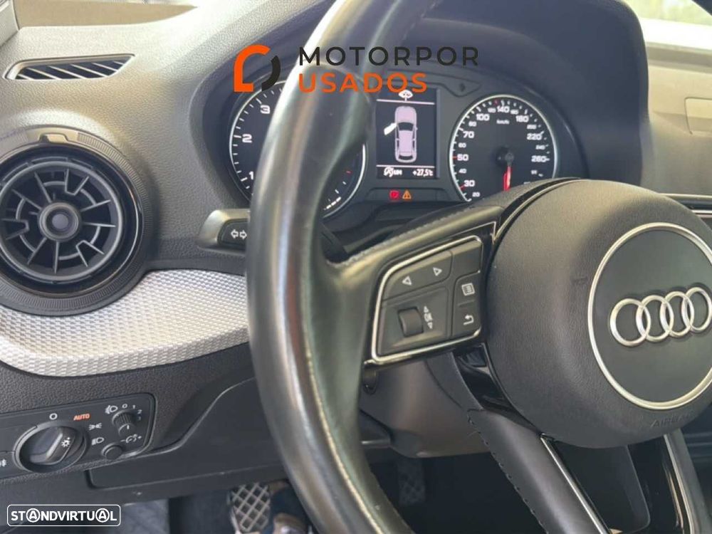 Audi Q2 1.6 TDI Design - 13
