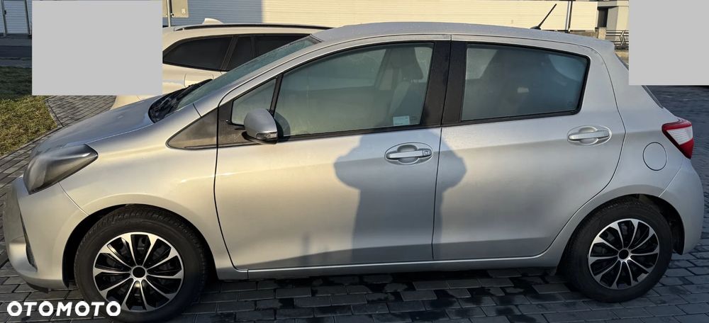 Toyota Yaris 1.5 Premium CVT - 3