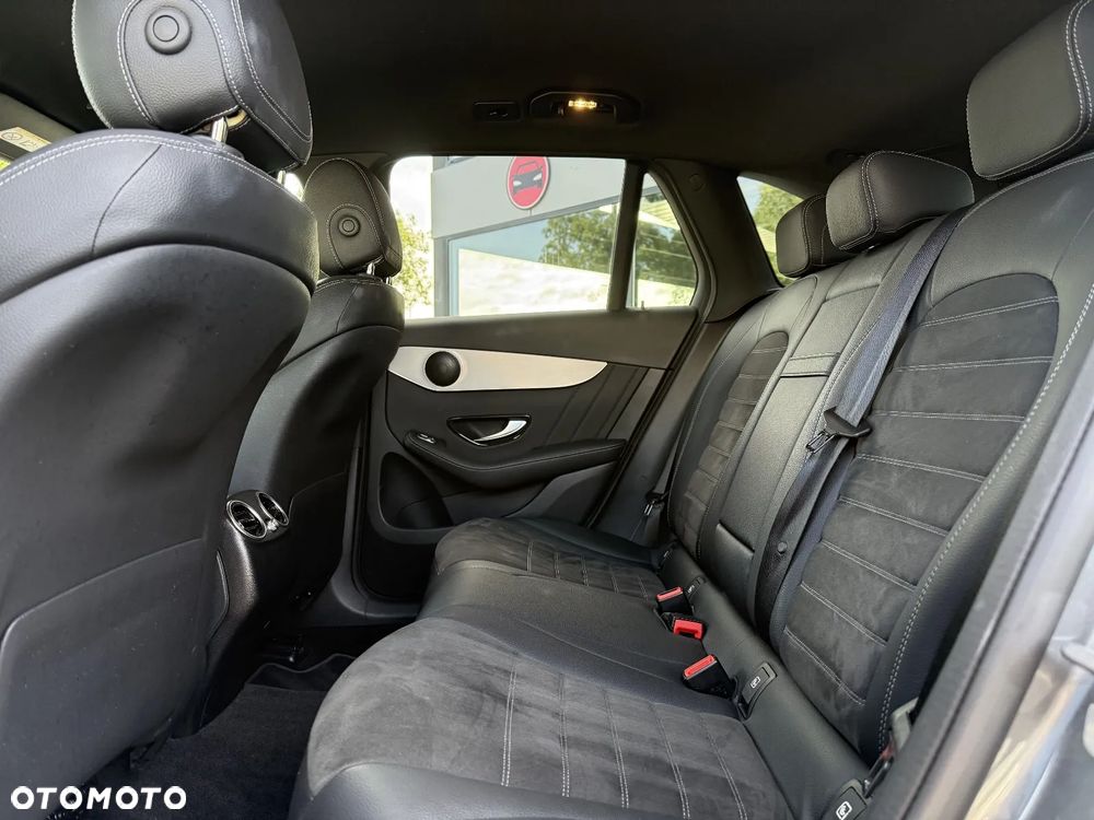 Mercedes-Benz GLC 300 e 4-Matic - 11