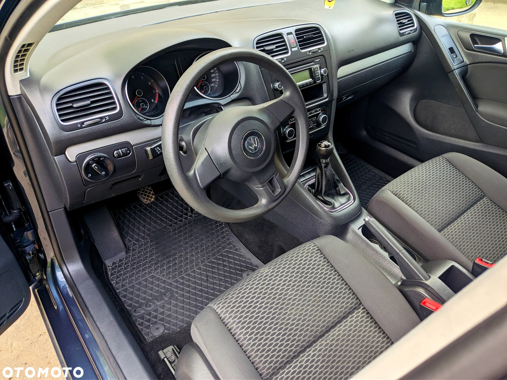 Volkswagen Golf - 26