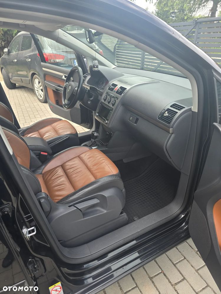 Volkswagen Touran 2.0 TDI DPF DSG Cross - 10