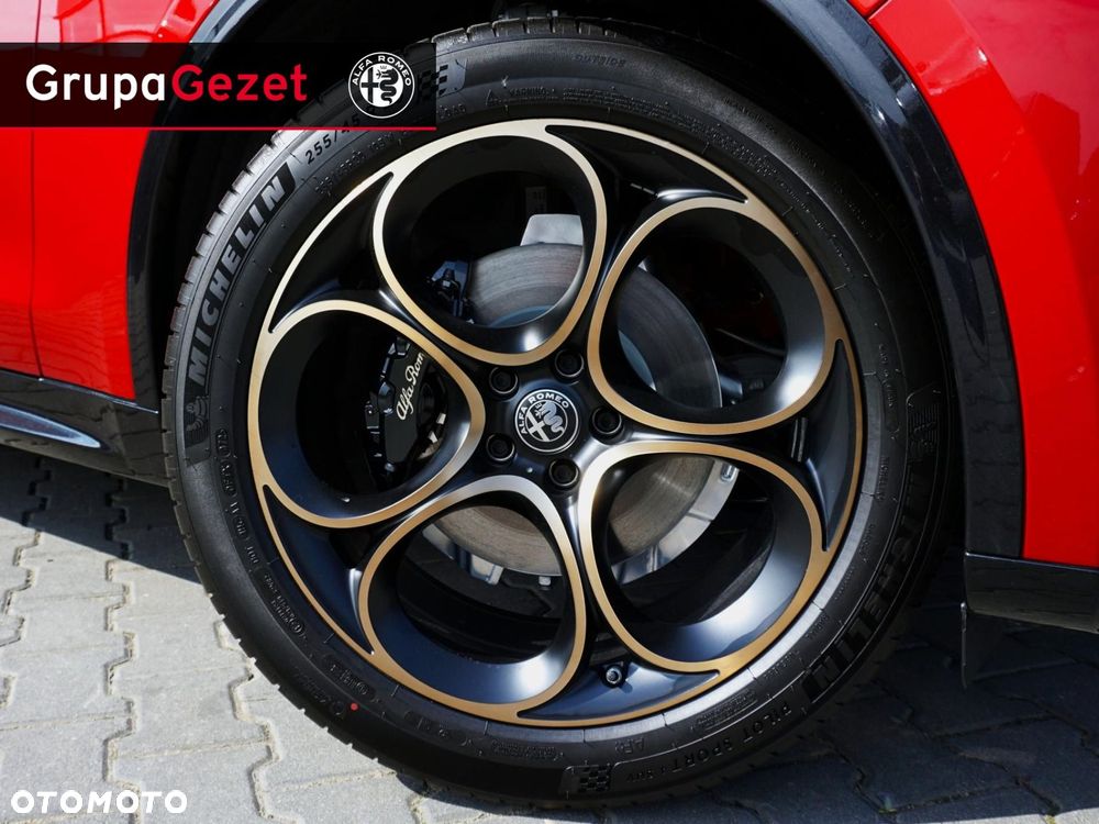 Alfa Romeo Stelvio - 11