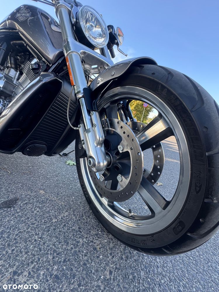 Harley-Davidson V-Rod Muscle - 11