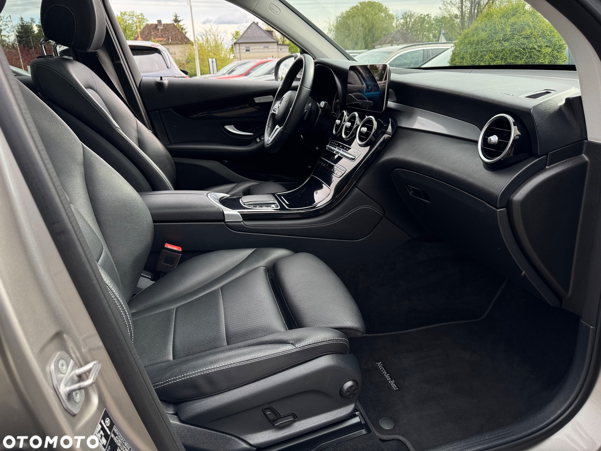 Mercedes-Benz GLC 200 d Business Edition - 36