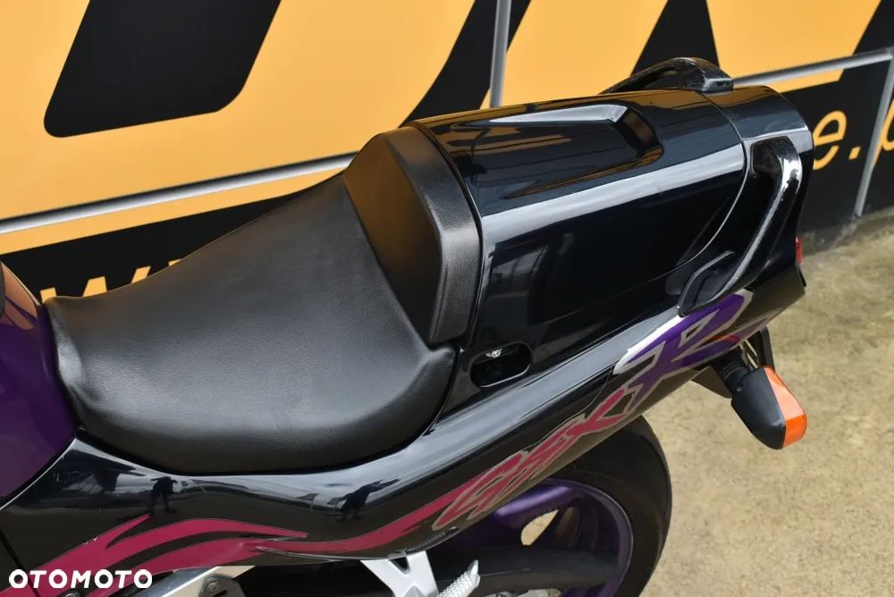 Suzuki GSX-R - 13