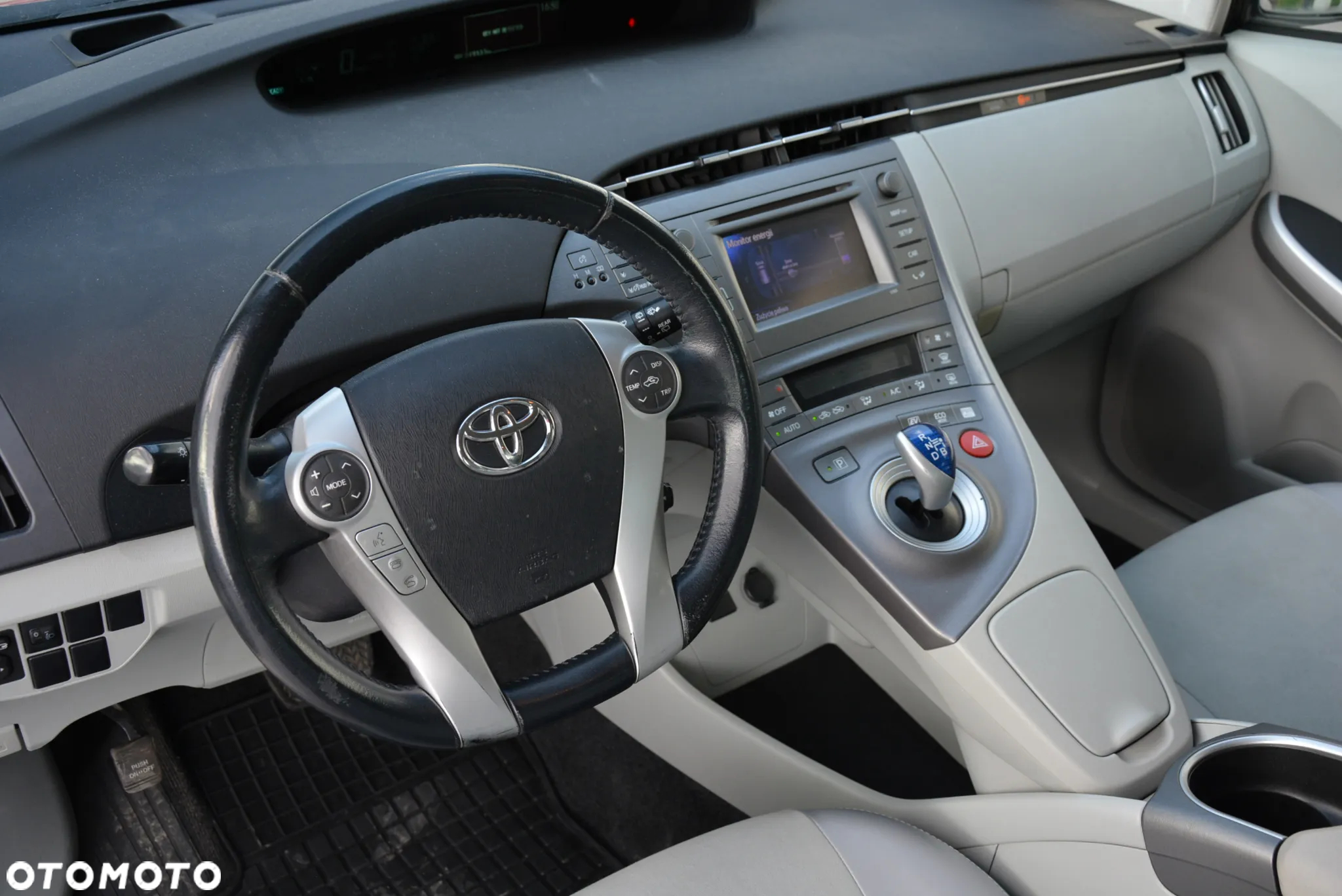 Toyota Prius 1.8 HSD Premium - 7