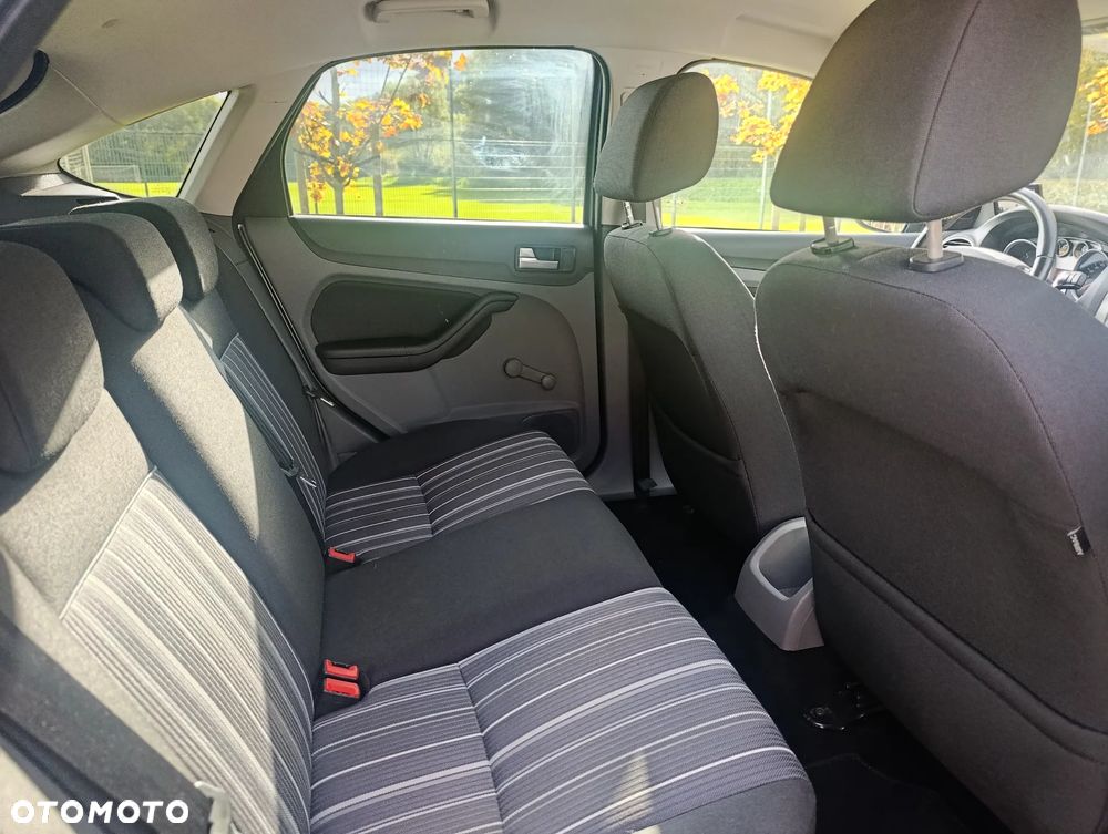 Ford Focus 1.6 TDCi DPF Trend - 17