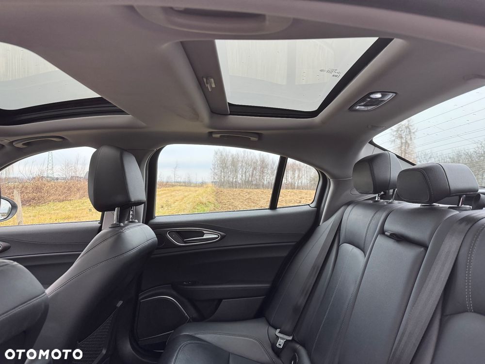 Alfa Romeo Giulia 2.0 Turbo TI Q4 - 14