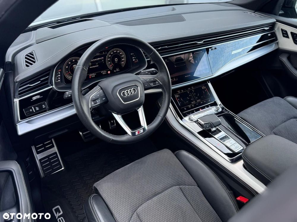 Audi Q8 - 10