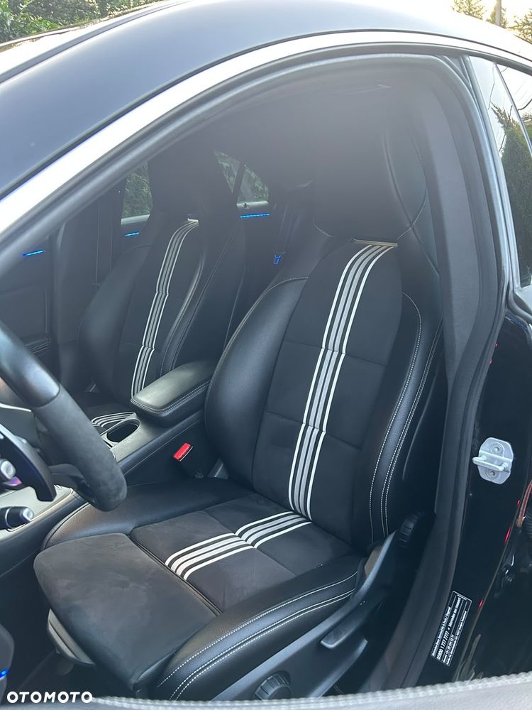 Mercedes-Benz CLA 180 7G-DCT AMG Line - 22