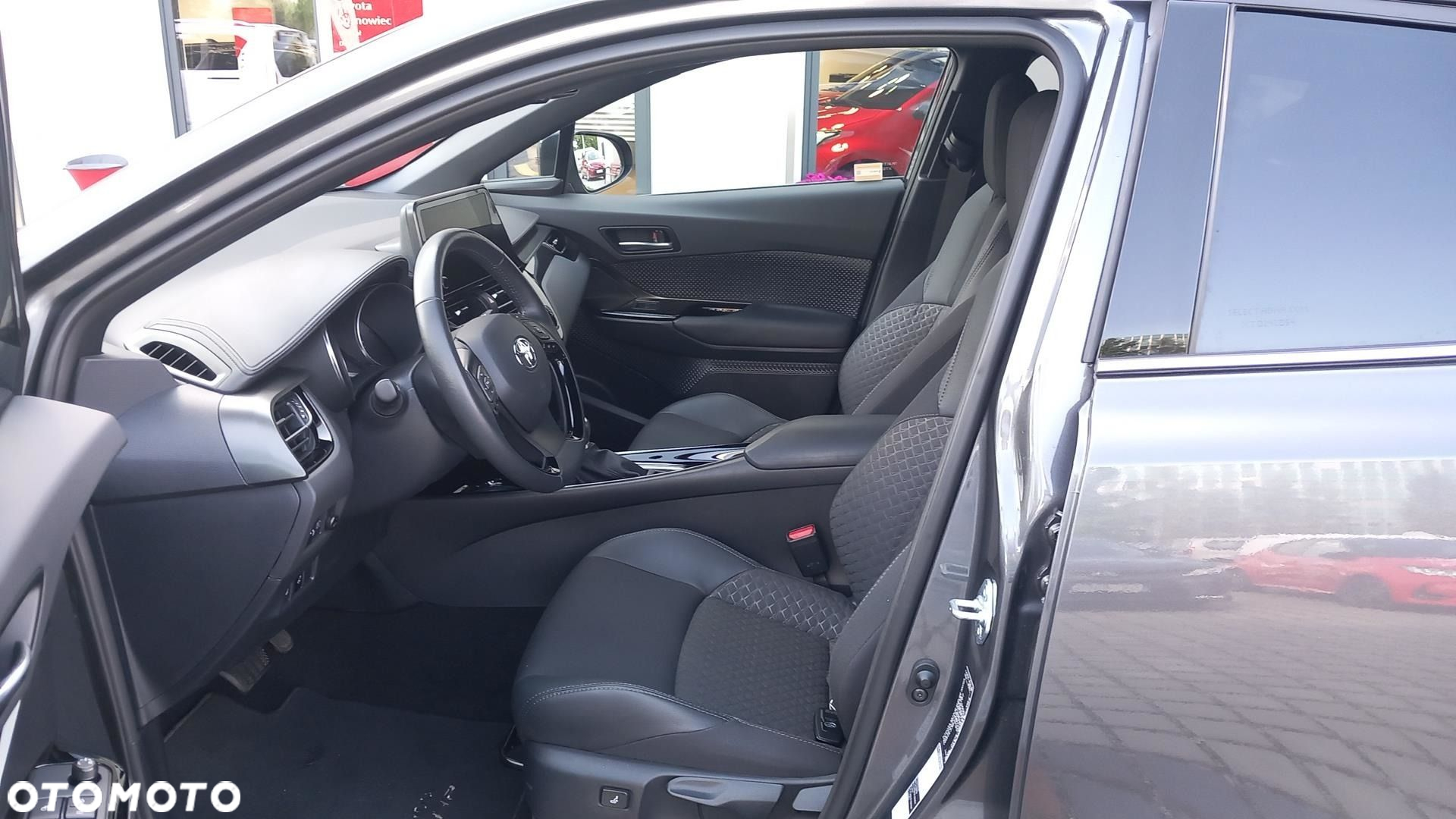 Toyota C-HR - 16