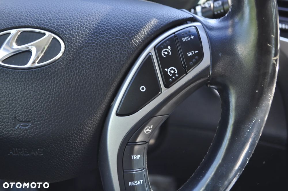 Hyundai i30 blue 1.6 CRDi YES Gold - 15