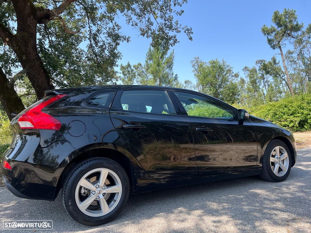 Volvo V40 2.0 D2 Momentum - 35
