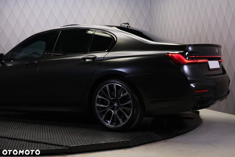 BMW Seria 7 750i xDrive sport - 5