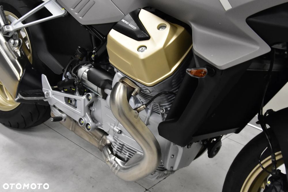 Moto Guzzi V100 Mandello - 29