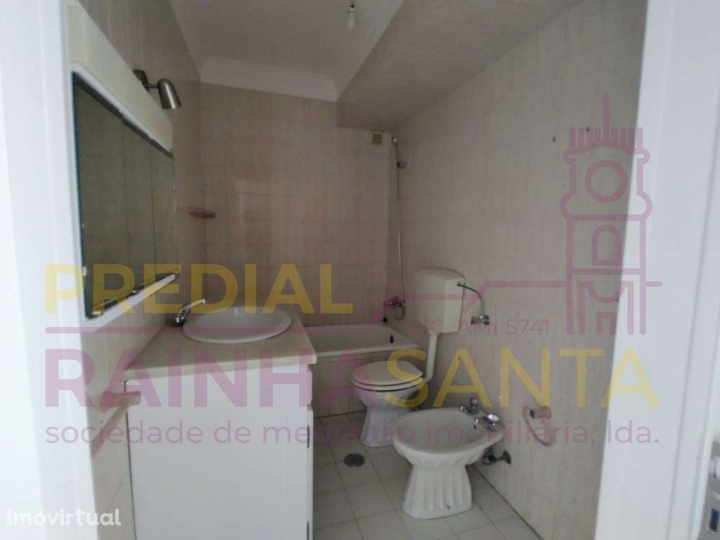 Apartamento T1 com varanda - Vistas de mar - 100 metros da praia - Grande imagem: 5/18