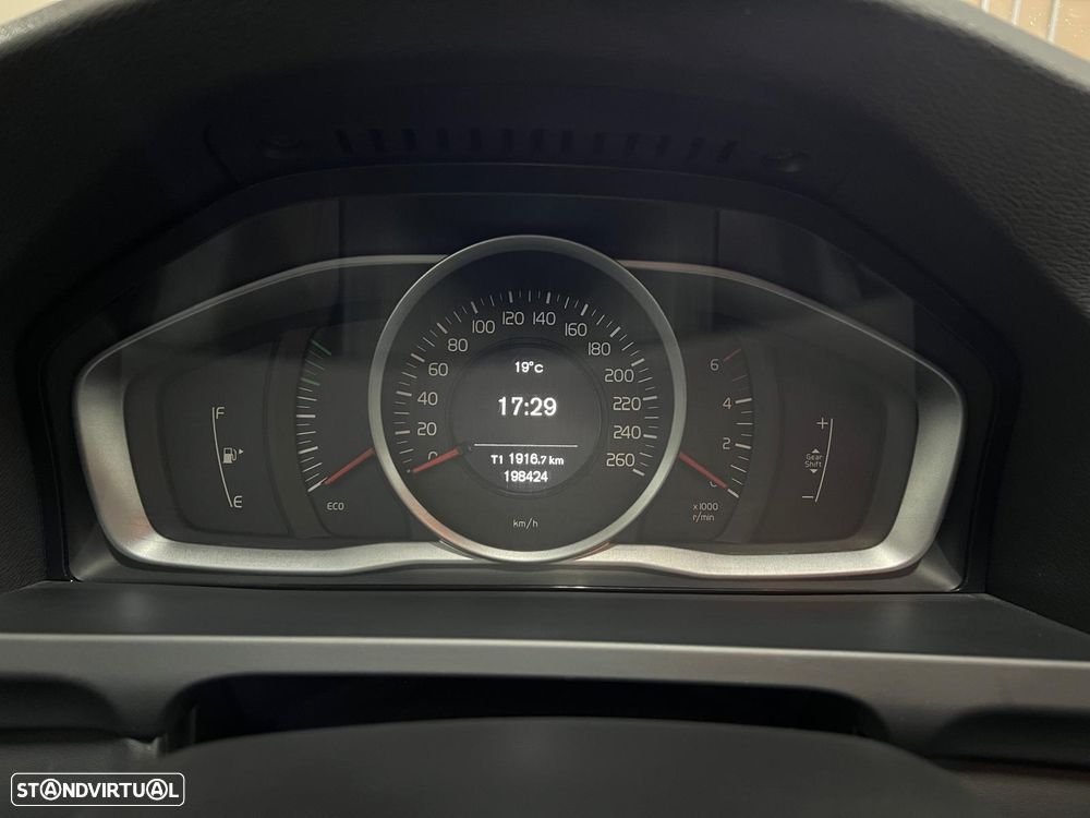 Volvo V60 2.0 D4 Summum Eco - 27