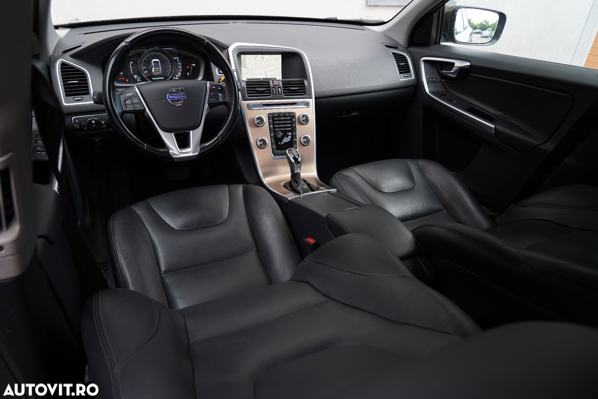 Volvo XC 60 D5 AWD Aut. Summum - 20