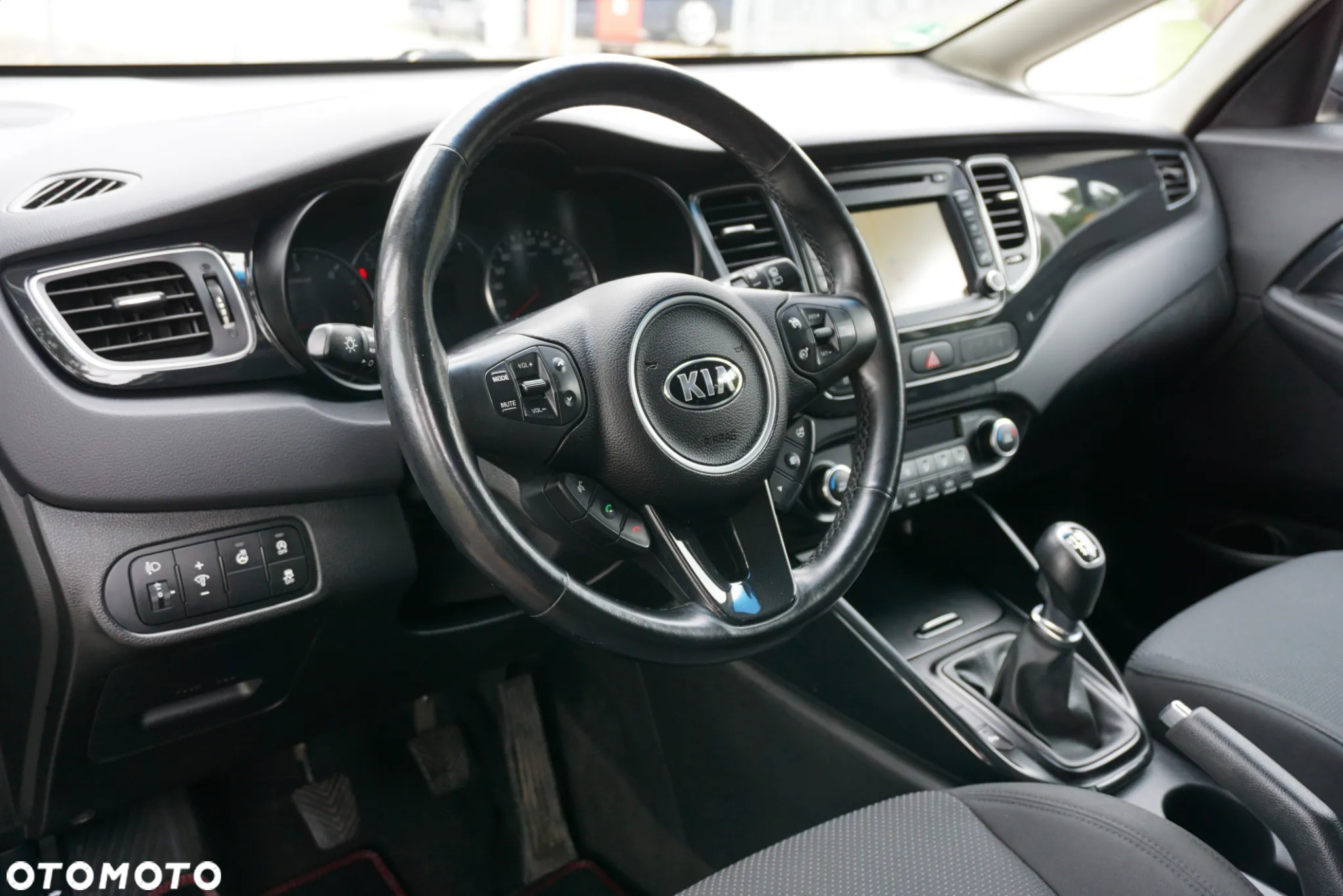 Kia Carens 1.7 CRDi 141 ISG Vision - 9