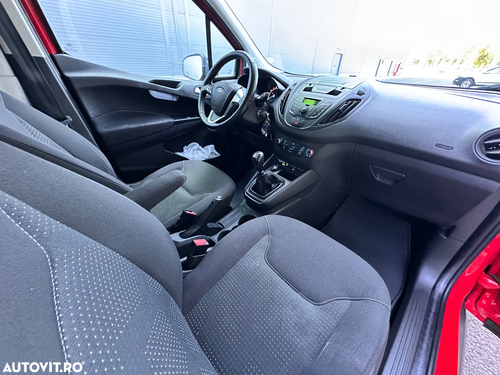 Ford Transit Courier - 7