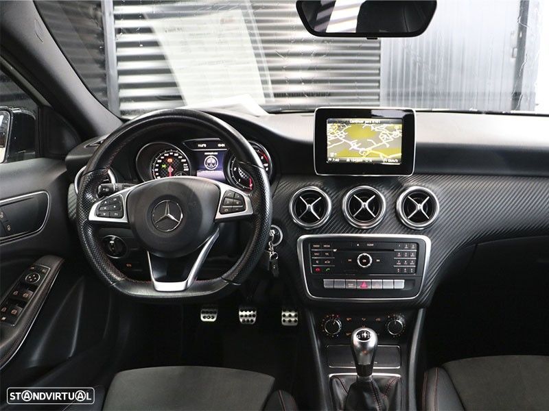Mercedes-Benz A 180 d AMG Line - 16