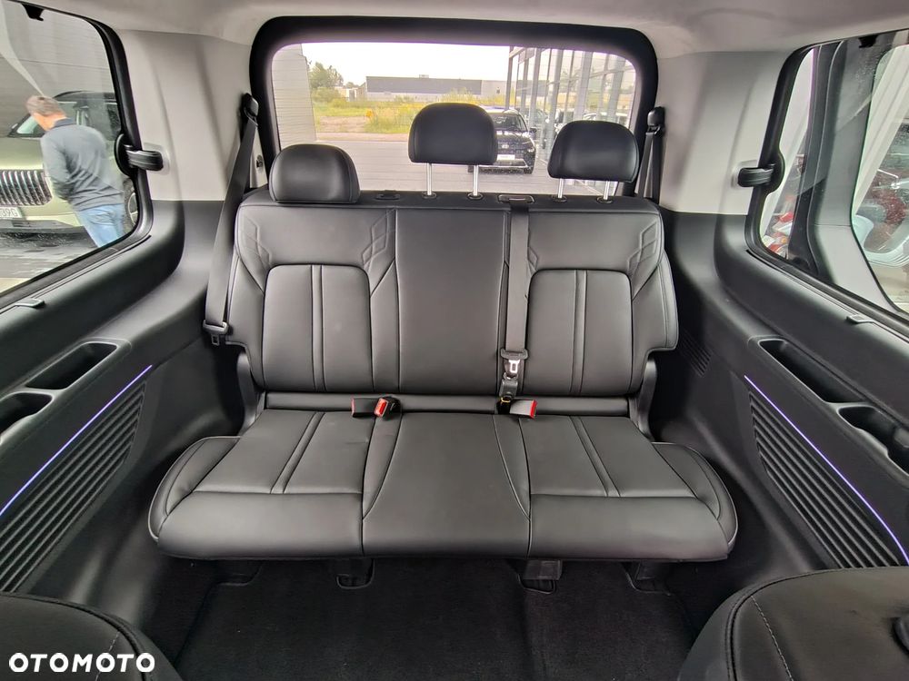 Hyundai Staria 1.6 T-GDI HEV Luxury - 25