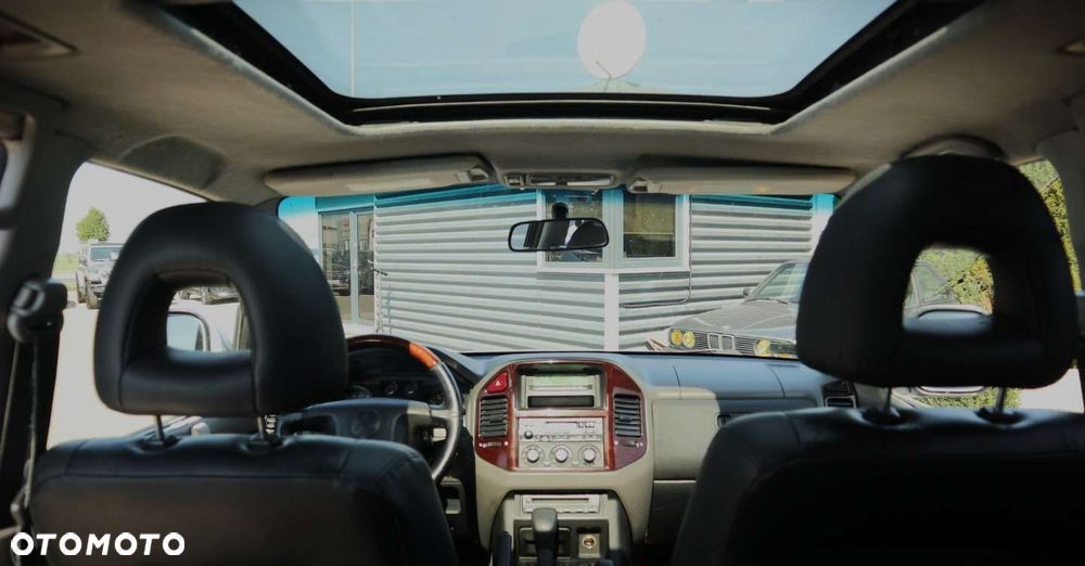 Mitsubishi Pajero - 29