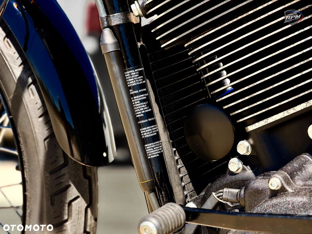 Harley-Davidson Softail Street Bob - 30