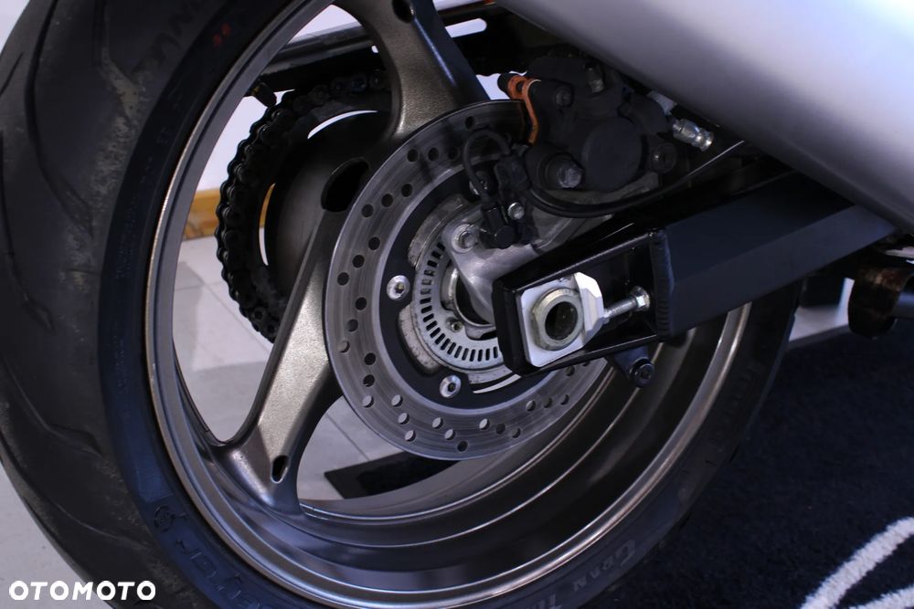 Suzuki GSX - 35