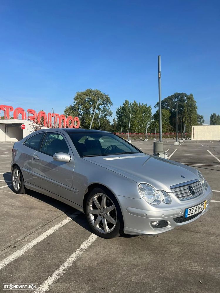 Mercedes-Benz 220 - 5
