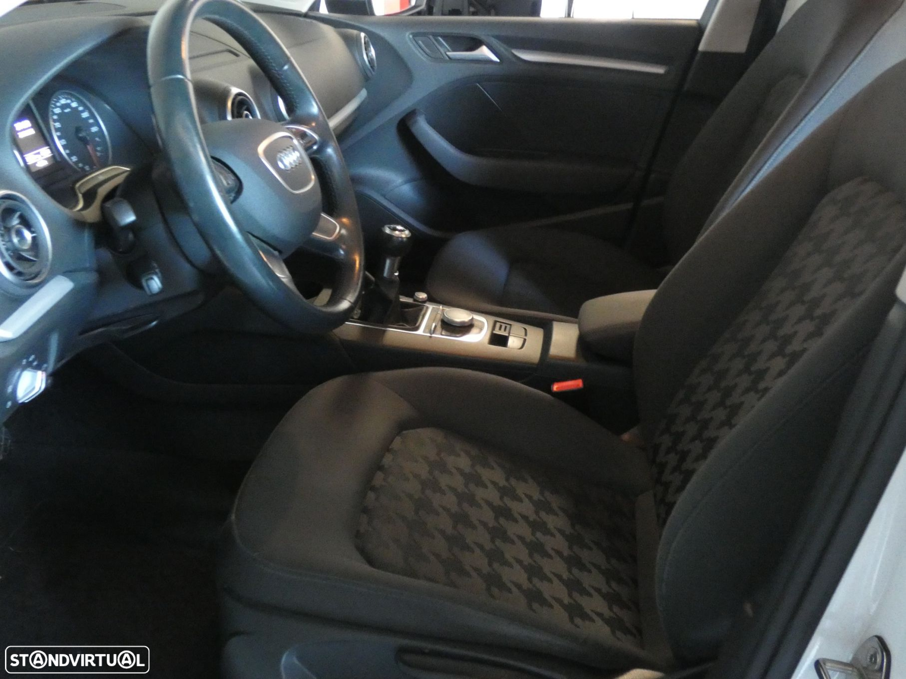 Audi A3 Sportback 1.6 TDI Advance - 10