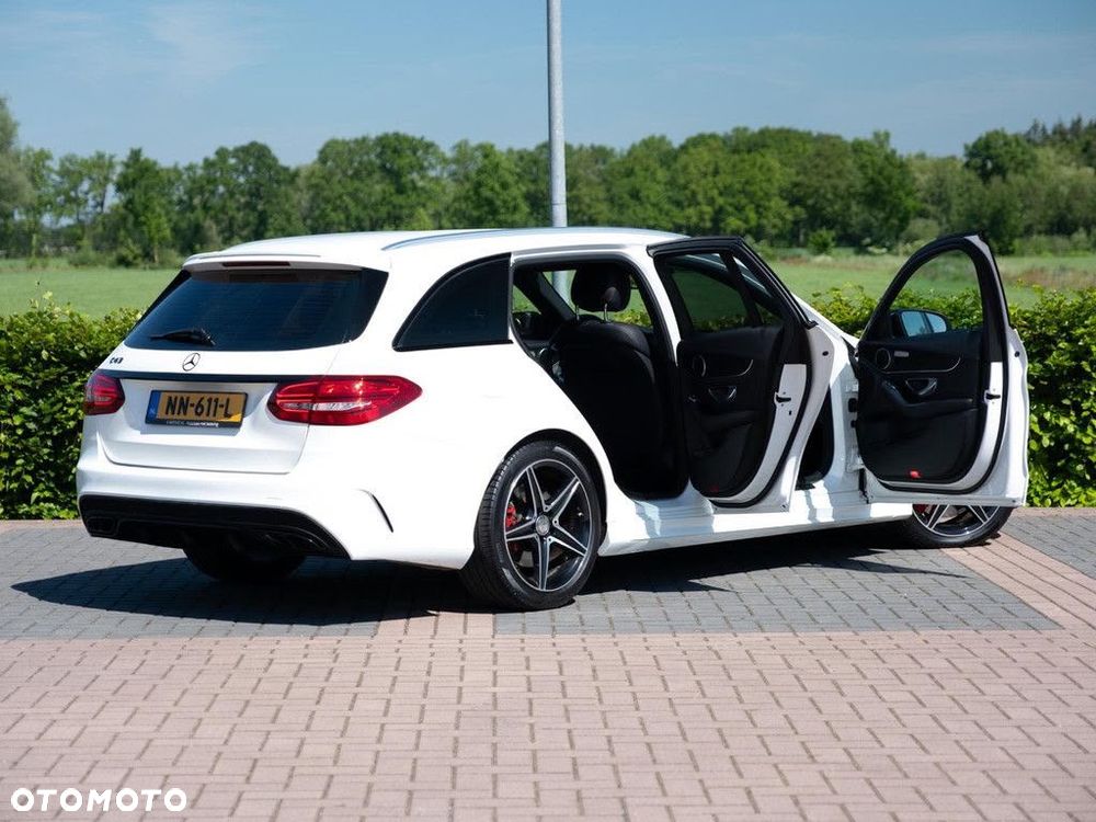 Mercedes-Benz Klasa C 450 AMG 4Matic 7G-TRONIC - 27