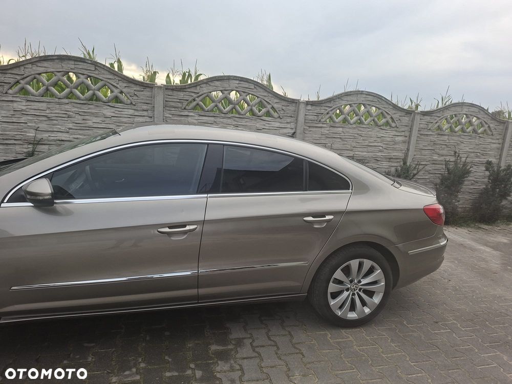 Volkswagen Passat CC - 20
