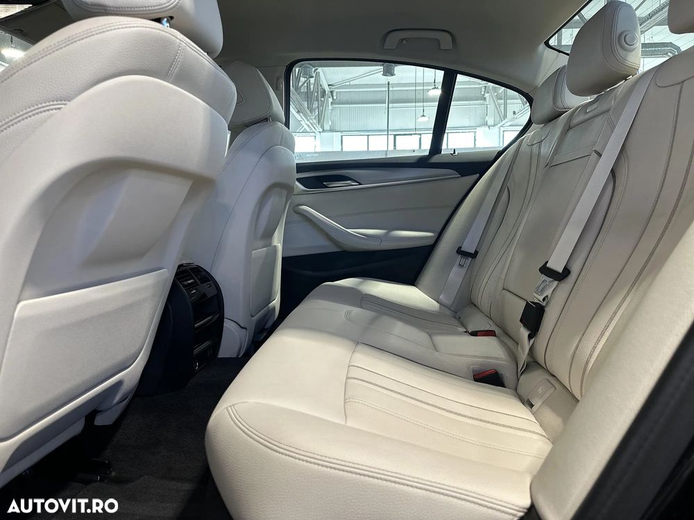 BMW Seria 5 530e Aut. - 12