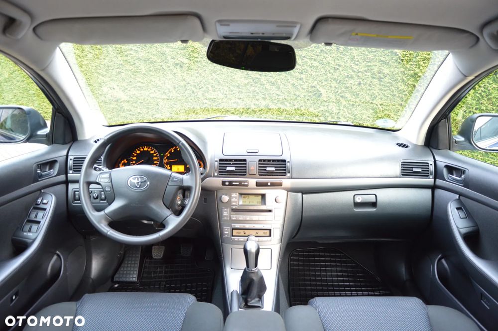 Toyota Avensis 1.8 VVT-i Sol - 15