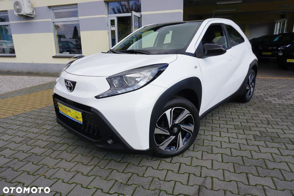 Toyota Aygo X 1.0 VVT-i Executive CVT - 1