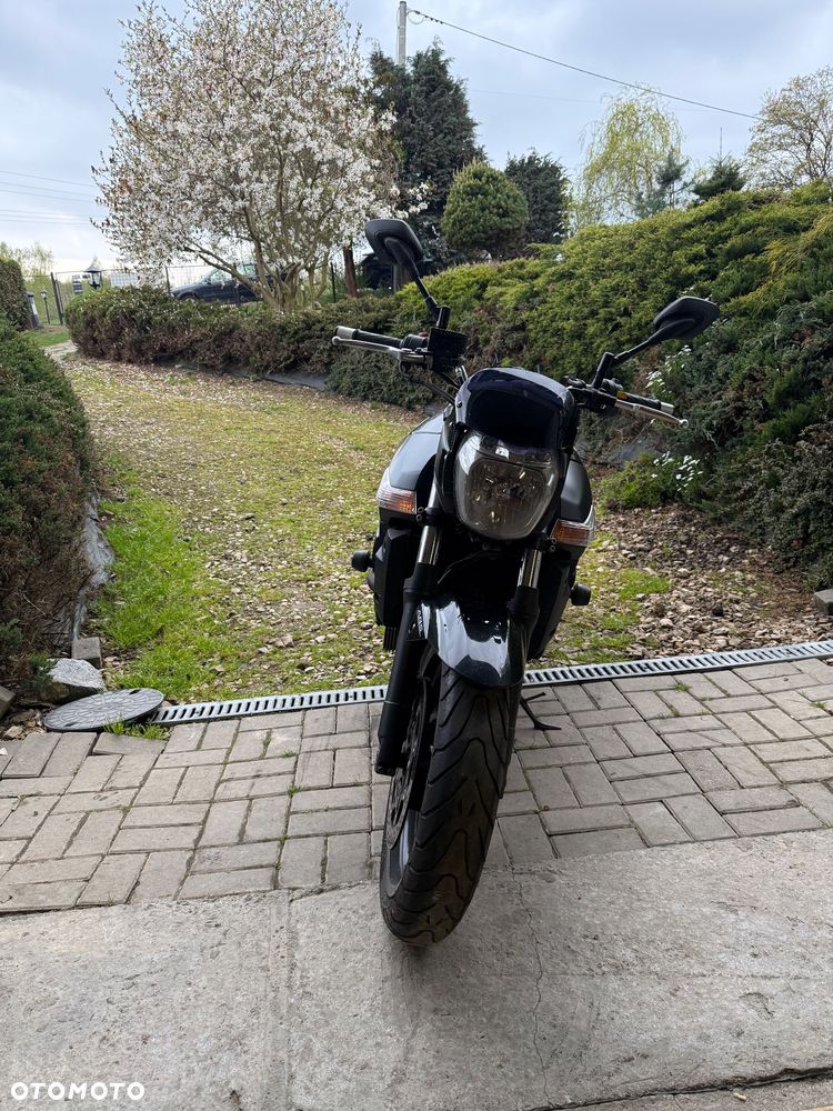 Suzuki GSR - 2