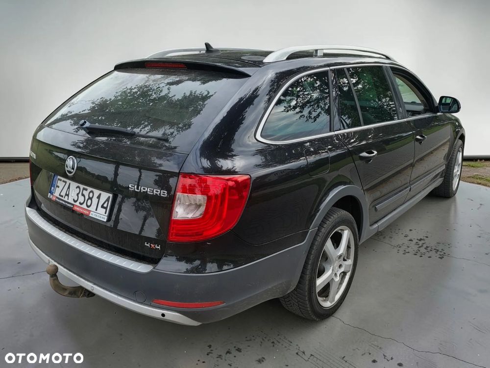 Skoda Superb 2.0 TDI 4x4 Platinum Outdoor DSG - 4