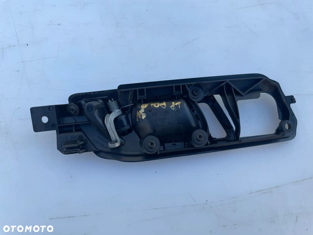 Klamka lewy przód vw Polo 9N 6Q1837247E - 2