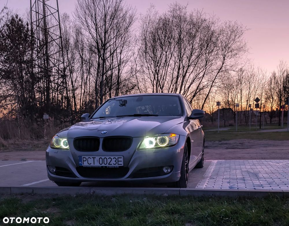 BMW Seria 3 320d Efficient Dynamics - 2